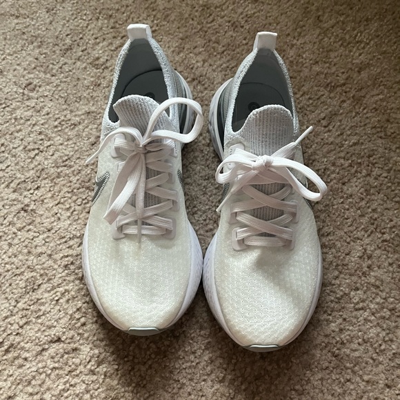 nike react white shoes